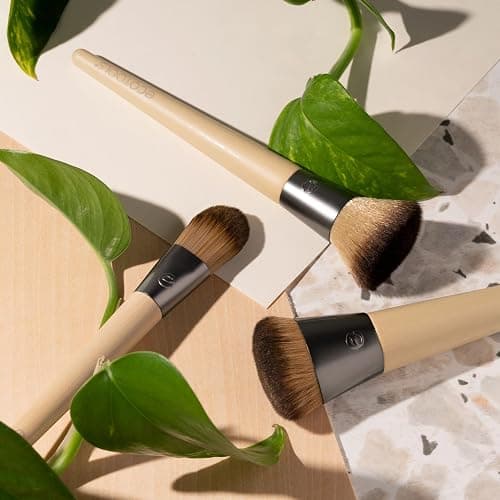 EcoTools Classic Foundation Face Brush, For Liquid, & Cream Foundation, Flat Foundation Brush, Makeup Brush For Natural Makeup, Buildable Coverage, Synthetic Bristles, Cruelty- Free, 1 Count thumbnail 6
