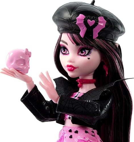 Monster High Draculaura Secret Journal of Horrors Doll and Accessories on the Theme of the Movie Club with University Jacket, Album, Script and Movie Accessories, HXW30 thumbnail 2