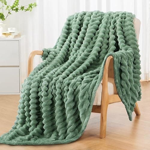 RUIKASI Fleece Throw Blanket for Sofa - Single Fluffy Green Throws for Sofas Large, Soft Warm Blanket Throw for Couch, Luxury Decorative Ribbed Bed Blanket 130x150cm - Throw/Single - Green thumbnail 3