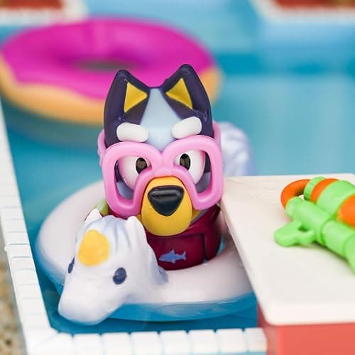 Bluey Pool Playset and Figure, 2.5-3 inch Articulated Figure and Accessories thumbnail 9
