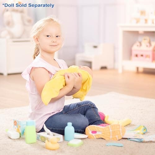 Melissa & Doug Mine to Love Changing & Bathtime Play Set for Dolls – Diapers, Pretend Shampoo,Wipes, Towel, More (19 pcs) thumbnail 7