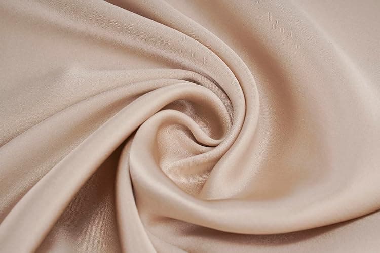 Taie d'oreiller en Soie pour Oreiller 100% Soie 22 Mommes Certifiée Oeko-TEX® Bienfaits Cheveux et Peau Anti Âge, Anti Acarien (40x40cm, Light Champagne) thumbnail 3