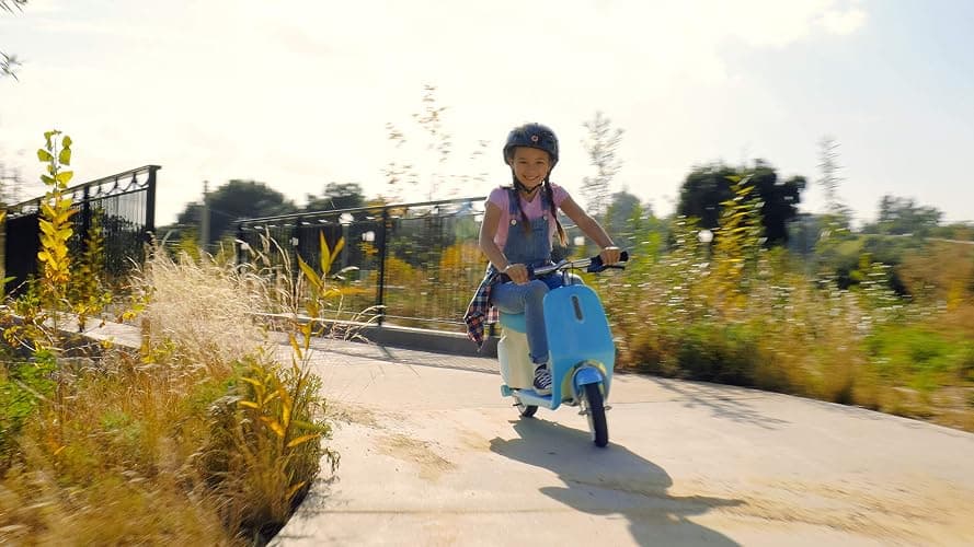 Razor Pocket Mod Petite - 12V Miniature Euro-Style Electric Scooter for Ages 7+, 100-watt Motor, Up to 40 min Ride Time, for Riders up to 110 lbs thumbnail 8