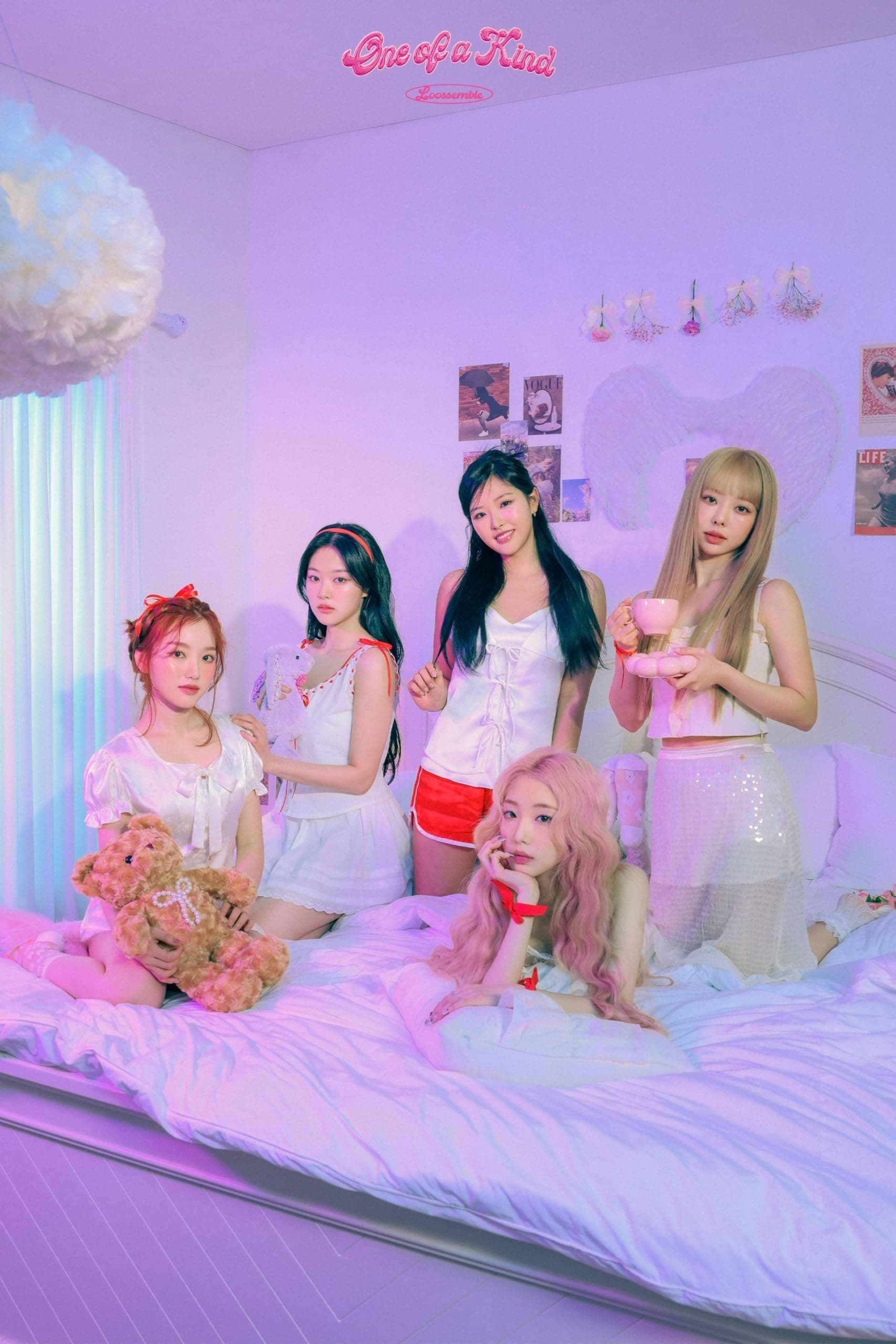 Loossemble One of a Kind 2nd Mini Album Ever Music Album ViVi Version 16p Accordion Package+1p Music QR PhotoCard+1p PhotoCard+1ea User Guide+Tracking Sealed LOONA ASSEMBLE thumbnail 6