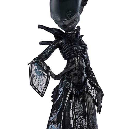 Monster High Skullector Alien Doll – Limited Edition Mattel Collectible with Metallic Outfit & Certificate of Authenticity thumbnail 8