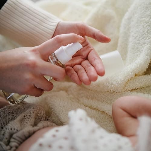 mushie Organic Baby Oil | Hypoallergenic, Lightweight to Prevent Moisture Loss | Certified COSMOS ORGANIC | Made in Denmark, 4.9 fl oz (145 mL) thumbnail 3