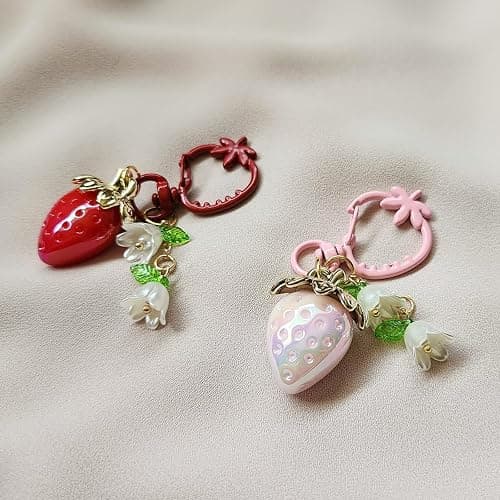 Agromusk Cute Strawberry Keychain,Bag Charms,Kawaii Heart Flower Daisy Key chains Accessories Decor for Girls Purse Gift thumbnail 5