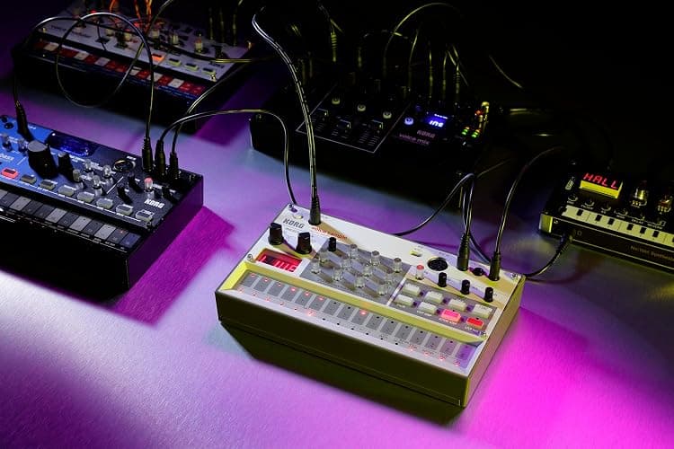 Korg Volca Sample 2 Digital Sample Sequencer Drum Machine w/Pattern Chain Mode and 16-step Sequencer thumbnail 6
