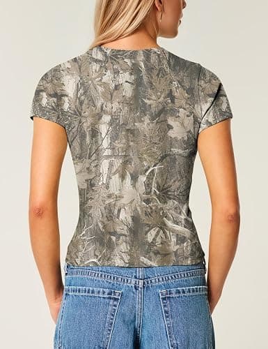 Dsewpaur Women’s Camo Shirt Graphic Crop Top Baby Tee Maple Leaf Print Shirts Summer Short Sleeve Round Neck Slim Fit T Shirt thumbnail 4