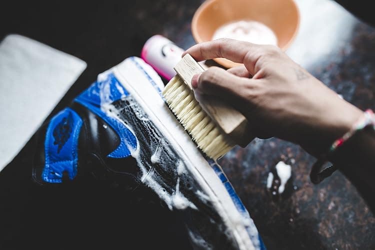Pink Miracle Shoe Cleaner Kit with Bottle and Brush For Fabric Cleaner For Leather, Whites, Suede and Nubuck Sneakers thumbnail 9
