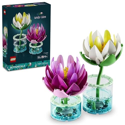 LEGO Botanicals Seerosen - Kunstblumen Set mit 2 künstlichen Topfpflanzen in transparenten Vasen - DIY Kinderzimmer Deko - Geschenk für Mädchen ab 9 Jahren & Erwachsene Blumenliebhaber - 11511 - Image 1