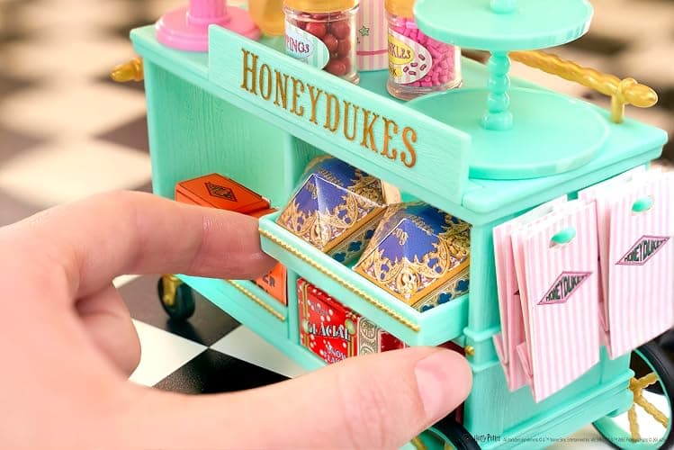 MGA's Miniverse Make It Mini Honeydukes Trolley Harry Potter Mini Collectibles, 50+ Pieces, DIY, Resin Play, Replica Food, NOT Edible, Collectors, 8+ thumbnail 6