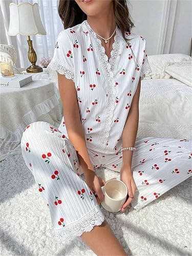 Ensemble pyjama côtelé 2 pièces pour femme avec haut boutonné et pantalon long avec bordure en dentelle thumbnail 4