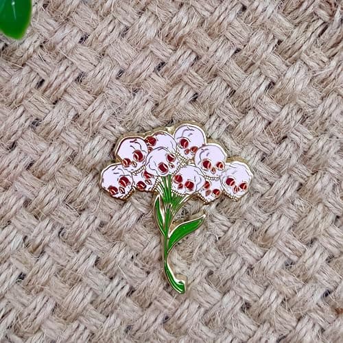 Skull Bouquet Badge Pin - Gothic Series - Enamel Lapel Pin - Plated Badge for Clothing, Bags, and Lanyards thumbnail 4