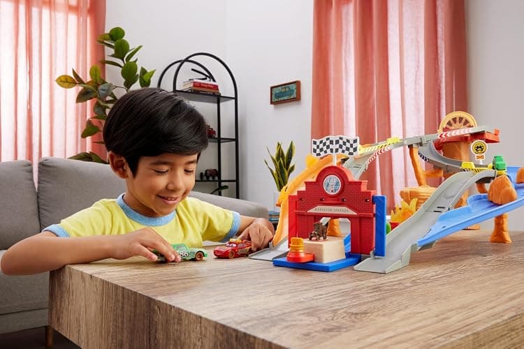 Mattel Disney and Pixar Cars Toy Playset, Lightning McQueen & Chicks Hicks & 2 Pitty Crew Vehicles, 2 Ways to Race, Race & Rescue Rescue Road Raceway thumbnail 2