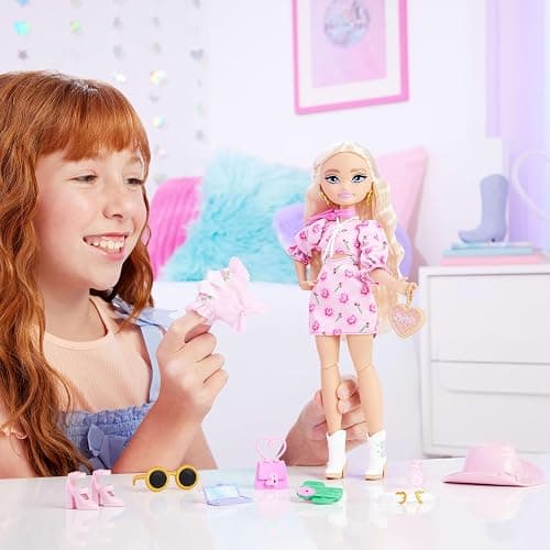 Barbie Dream Besties Festival Looks Set, Including Barbie “Malibu” Doll with Long, Blonde Stylized Hair, 10+ Removable Fashions & Accessories thumbnail 2
