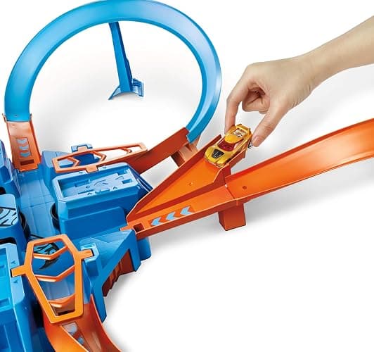 Hot Wheels Track Set with 1:64 Scale Toy Car, 4 Intersections for Crashing, Powered by a Motorized Booster, Criss-Cross Crash Track (Amazon Exclusive) thumbnail 4