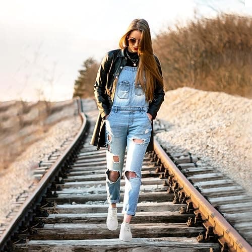Jeekopeg Glitter Platform Sneakers Women Casual Sequin Sparkly Shoes Bling Thick Sole Walking Shoes Shiny Sequin Wedding Sneakers for Lady thumbnail 2