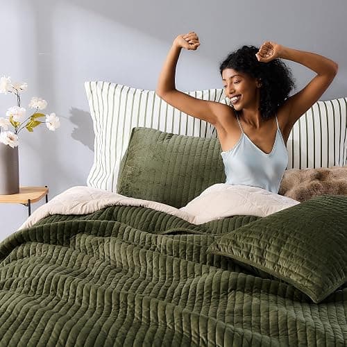 Wonderful Velvet Quilt Set, King Size Dark Green Soft Fluff Texture Coverlet with Shams,Channel Stitched Pattern,All-Season Use,Versatile Lightweight Bedspread for Bedroom Adults Teens Kids,106"x94" thumbnail 4