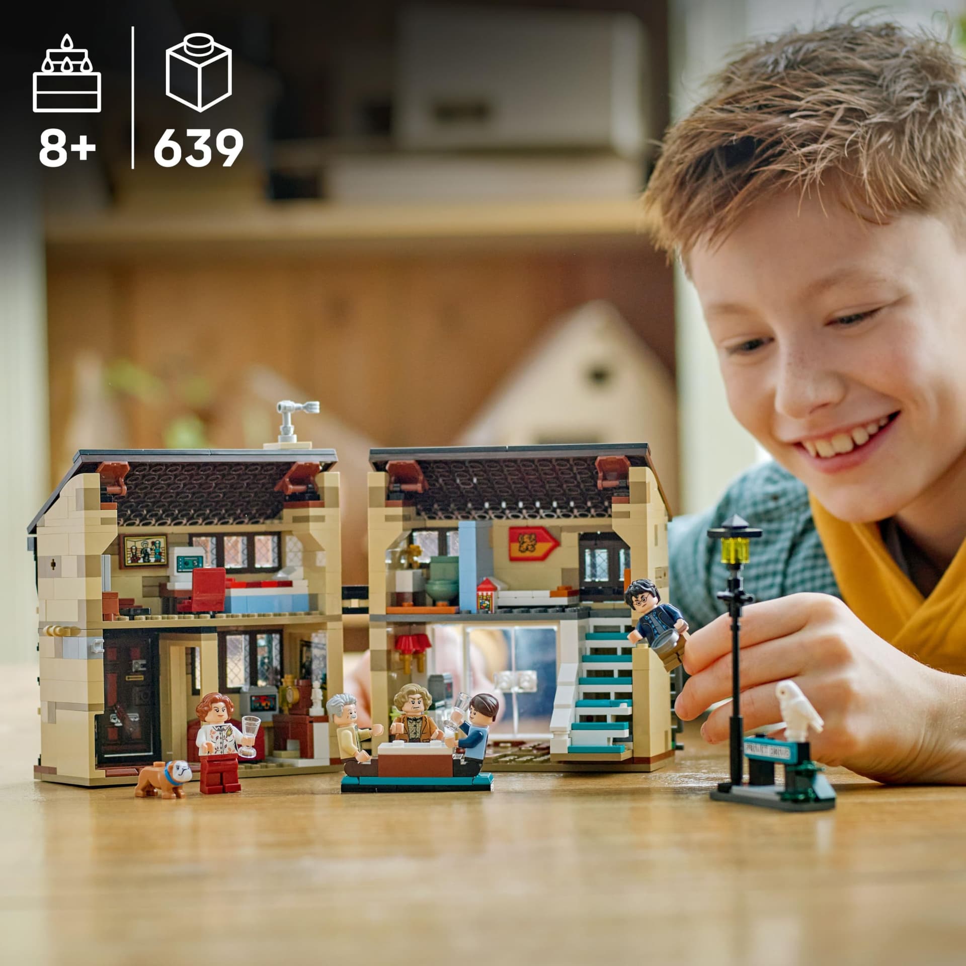 LEGO Harry Potter Rua dos Alfeneiros: A Visita da Tia Guida 76451 thumbnail 2