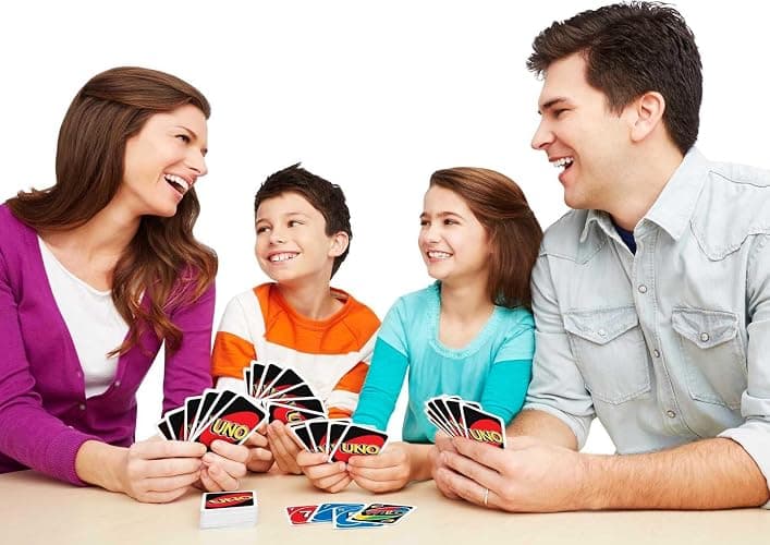 Mattel Games UNO Color & Number Matching Card Game for 2-10 Players Ages 7Y+ thumbnail 3