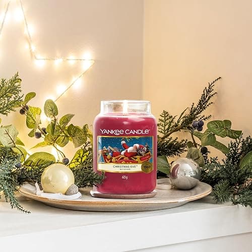 Yankee Candle Scented Candle | Candela in giara grande della Vigilia di Natale | Candele a lunga combustione: fino a 150 ore | Regali perfetti per le donne thumbnail 2