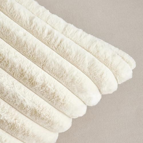 MIULEE Plüsch Kissenbezug 40x40 Weihnachten Deko Flauschige Kissenbezüge Kunstpelz Fell Sofakissen Flauschig Dekokissen Kissenhülle für Wohnzimmer Schlafzimmer Sofa Kuschelkissen Weiß 2er Set thumbnail 5