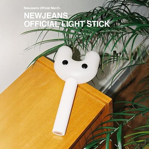 COSYPOSY NewJeans Official Light Stick + 3 Extra Photocards thumbnail 2