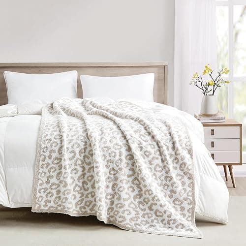 CREVENT 50‘’X60‘’ Ultra Soft and Plush Reversible Microfiber Throw Blanket for Couch Sofa and Bed (Leopard Beige) thumbnail 3
