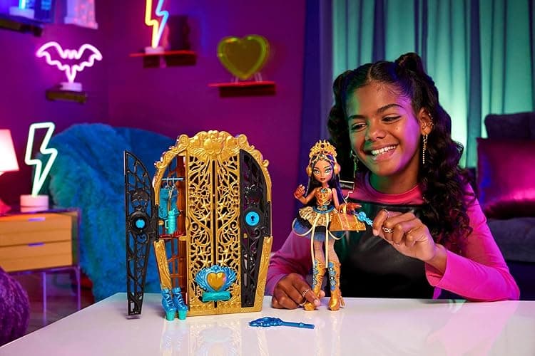 Monster High Skulltimate Secrets Doll & Accessories Set, Monster Mysteries Cleo De Nile with Dress-Up Closet & 19+ Surprises Including Clothes thumbnail 3