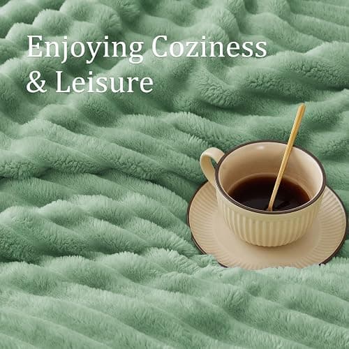 BEDELITE Fleece Throw Blanket thumbnail 4