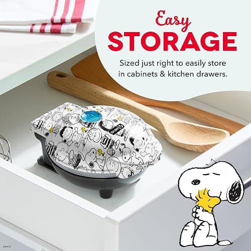 Peanuts x Dash Mini Waffle Maker thumbnail 4