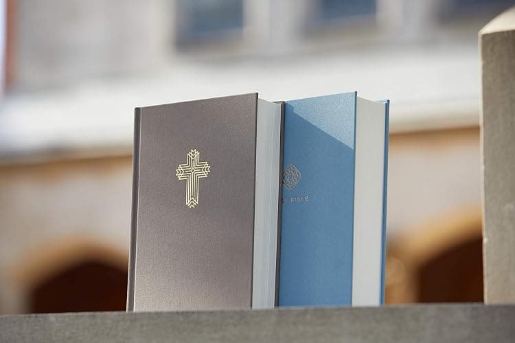 NRSV, Catholic Bible, Journal Edition, Cloth over Board, Blue, Comfort Print: Holy Bible thumbnail 4