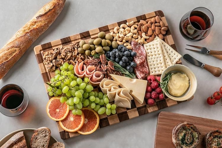 THETCHRY Cutting Boards for Kitchen, Design in USA Large Acacia Wood Chopping Board, Checkered Cutting Board with Juice Grooves & Handles, Butcher Block Serving Tray with Gift Box 16.5" x 11.6" x 0.8" thumbnail 2