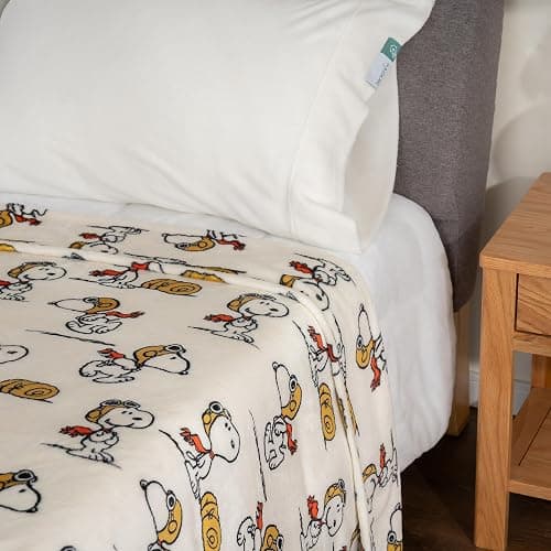 Berkshire Blanket Peanuts® VelvetLoft® Cute Character Snoopy Plush Blanket,The Flying Ace,Full/Queen 90 in x 90 in (Official Peanuts® Product) thumbnail 8