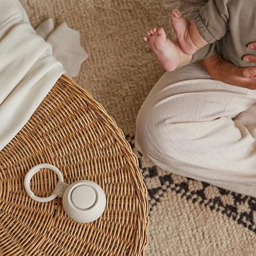 Hatch Go Portable Sound Machine & Sleep Soother for Babies & Kids (Putty) thumbnail 2