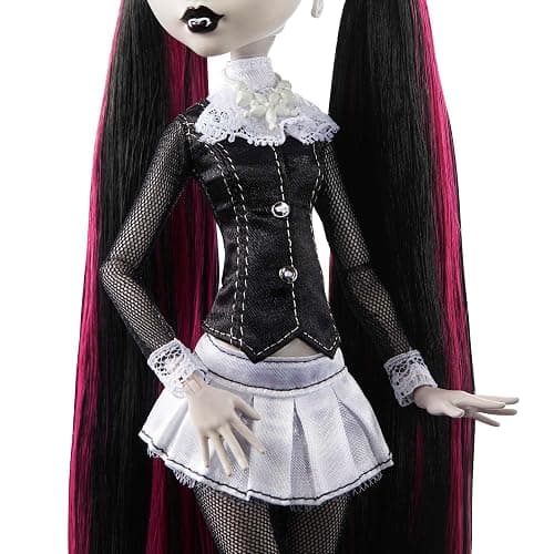 Monster High Reel Drama Doll, Draculaura in Black and White, Collectible Reproduction with Doll-Size and Life-Size Posters, Horror Flick Theme​​​ thumbnail 4