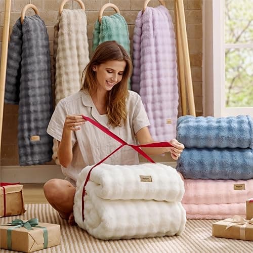 Bedsure 3D Fleece Bubble Blanket for Couch - GentleSoft Cute White Throw Blanket for Sofa Bed Room Decor - Luxury Soft Cozy Cloud Blanket Mothers Gifts for Women, Lightweight, Off White, 50"×60" thumbnail 7