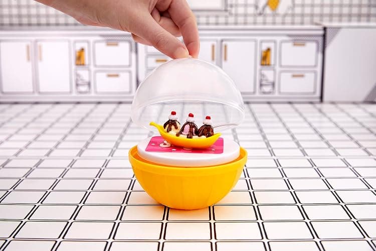 MGA's Miniverse Serie 2 Make It Mini Food Diner - DIY Food Playset mit UV-Licht, nachgebildeten Lebensmittelzutaten, Blindverpackung und Harz - nicht essbar - für Kinder ab 8 Jahren thumbnail 5