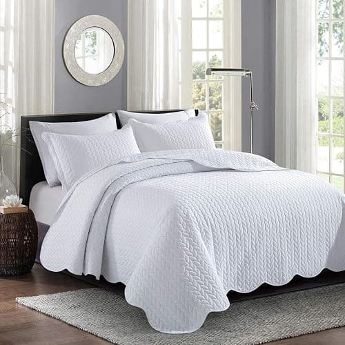 MOONLIGHT20015 Twin Quilt Set (66" x 86") with 1 Pillow Sham (20" x 26"+2") for All Season - 2 Pcs Reversible Bedding Set Lightweight Microfiber Coverlet Embossed Pattern Quilted Bedspread (White) - Image 1