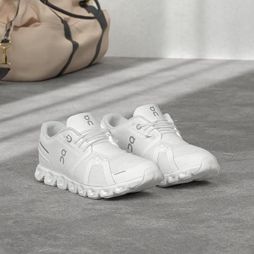 On Women's Cloud 5 Sneakers thumbnail 2