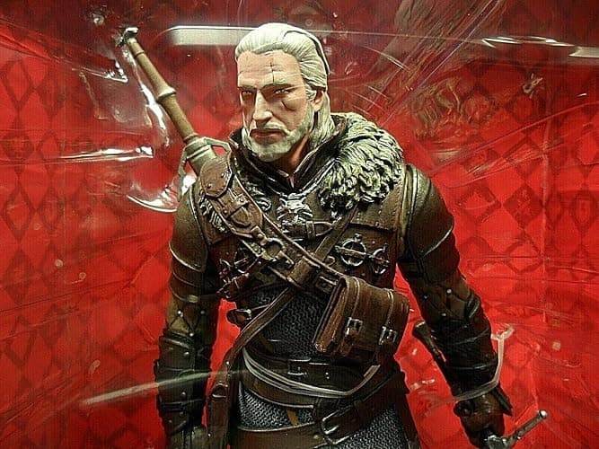 Dark Horse Deluxe The Witcher 3: Wild Hunt: Geralt Grandmaster Ursine Figure thumbnail 5