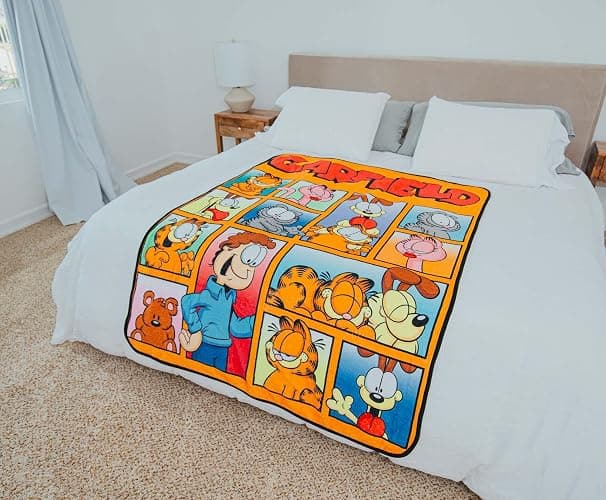 Surreal Entertainment Garfield and Friends Fleece Throw Blanket | Soft Polyester Cover for Sofa, Bed | 45 x 60 Inches thumbnail 9