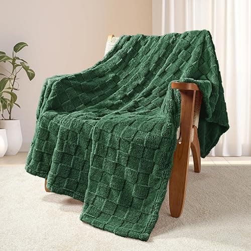 Exclusivo Mezcla Fleece Throw Blanket for Couch,Super Soft and Warm Lightweight Checkered Pattern Blankets for All Seasons, 50x60 Inches, Forest Green thumbnail 2