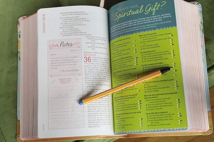 NIV, True Images Bible, Leathersoft, Teal/Gold: The Bible for Teen Girls thumbnail 7