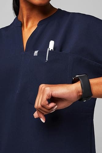 Fabletics Women's Evolve 3-Pocket Scrub Top with an Oversized Fit - MotionTech, 4-Way Stretch, Wrinkle-Resist, Anti-Shrink thumbnail 5