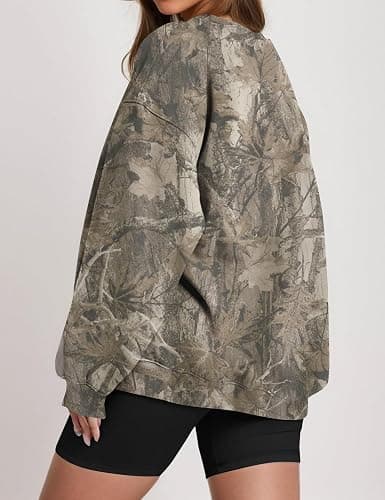 JEIBKOUY Womens Camo Sweatshirt Oversized Graphic Maple Leaf Print Crewneck Long Sleeve Y2k Trendy Fall Pullover Hoodies thumbnail 4