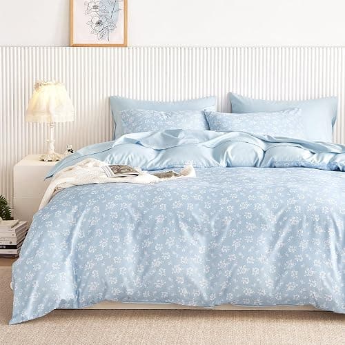 Wake In Cloud - Floral Comforter Set, Coquette Cottagecore Aesthetic Flower Shabby Chic Pattern for Women Teen Girls, Soft Lightweight Bedding, 3 Pieces, Light Blue, Twin/Twin XL Size - Image 1