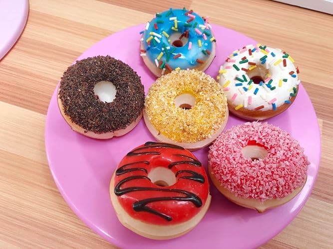 GiftExpress 6 pcs Realistic Artificial Toy Donuts, Scented Fake Donuts, Assorted Realistic Doughnuts Toy Cakes Fake Desserts Decoration Toys, Valentine bv Donut Party Decoration, Prop Food thumbnail 4