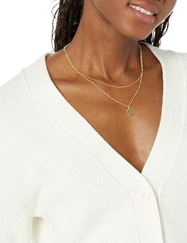 Amazon Essentials Women's Relaxed Fit V-Neck Cropped Cardigan, Ribbed Knit thumbnail 3